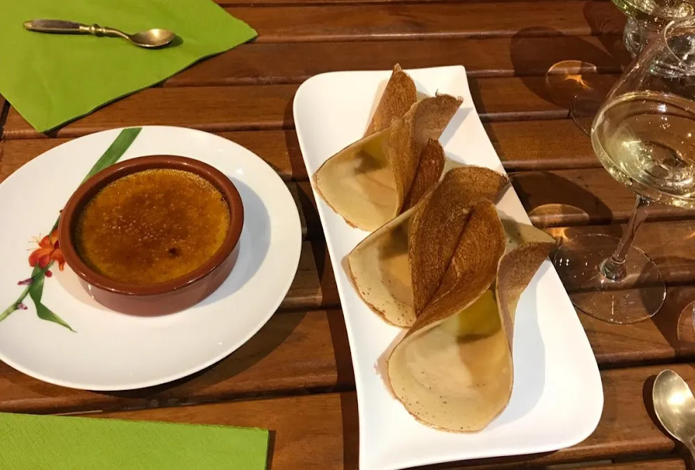 Crème Brûlée À la Mangue Et Lait de Coco Crêpes Sucrées